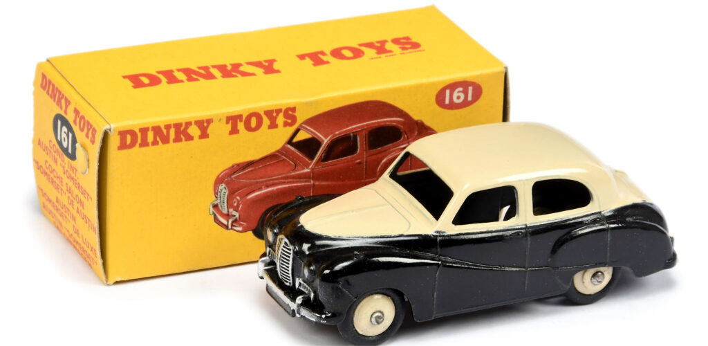 ‘Kissing Cousins’ – Dinky Toys Color Schemes
